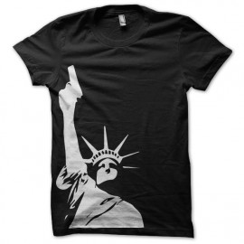 tee shirt noir statue de la liberté avec son gun